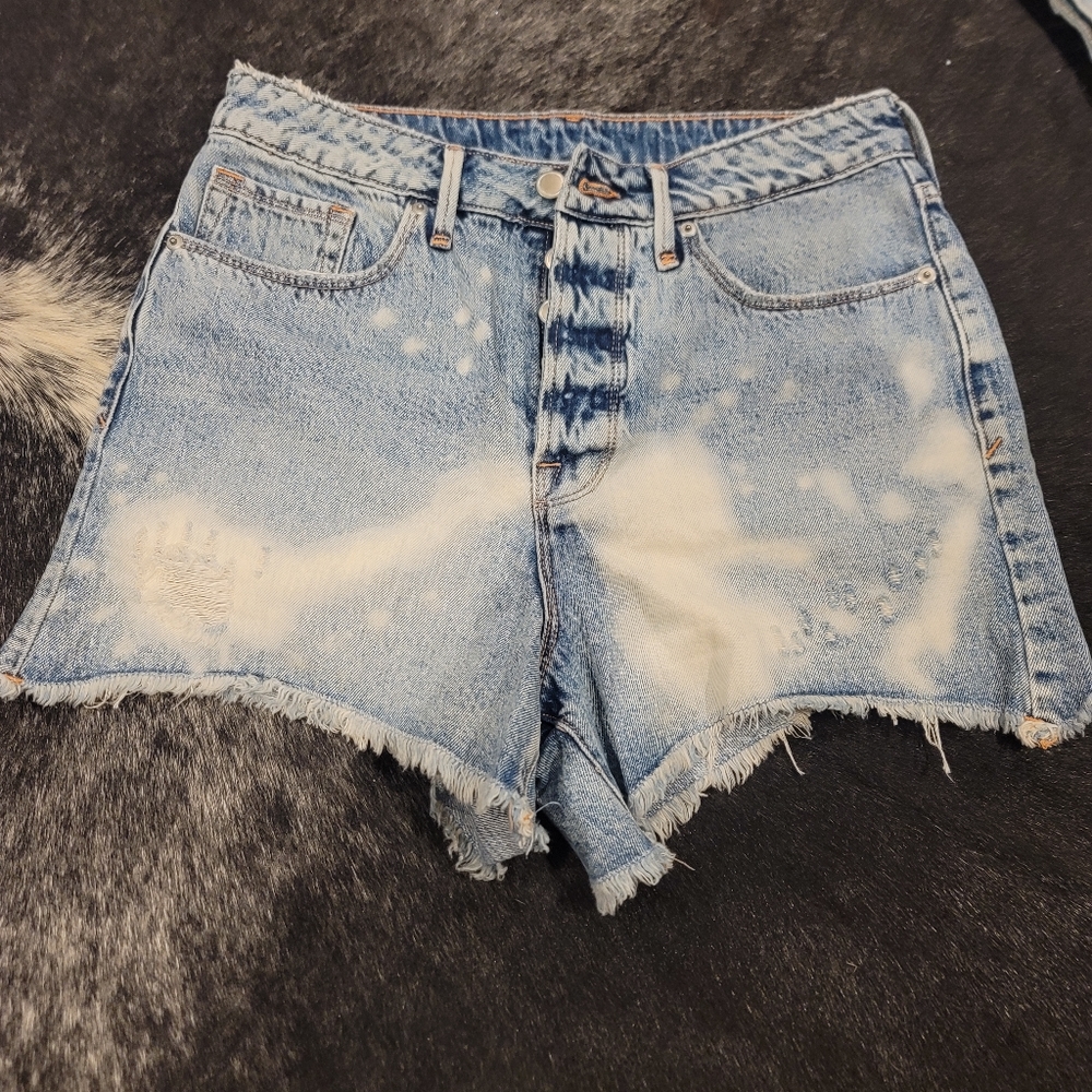 Good American Bombshell Shorts